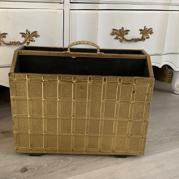 Magnificent Vintage Metal & Wood Magazine Rack Gold Brass MCM textured w handle - Picture 2 of 11